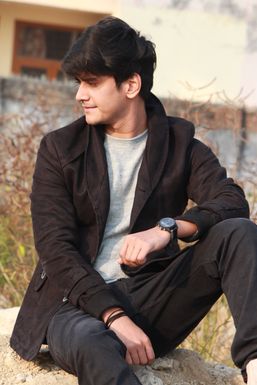 Manish Bisht - Model in Faridabad | www.dazzlerr.com