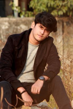 Manish Bisht - Model in Faridabad | www.dazzlerr.com