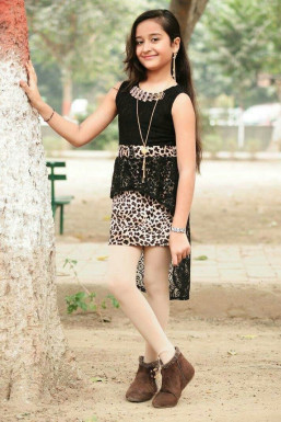 Navisha Kalra - Model in Delhi | www.dazzlerr.com