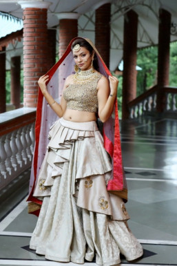 Varshika Sood - Model in Delhi | www.dazzlerr.com