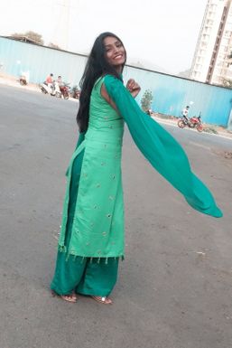 Richa Singh - Model in Mumbai | www.dazzlerr.com