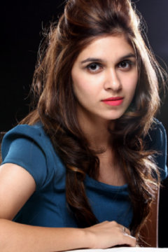 Akanksha Lamba - Model in Delhi | www.dazzlerr.com