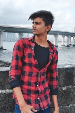 Yash Tiwari - Model in Goregaon | www.dazzlerr.com