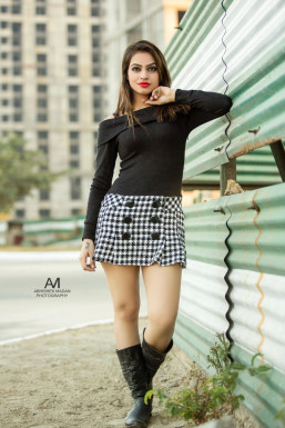 Priya - Model in Delhi | www.dazzlerr.com