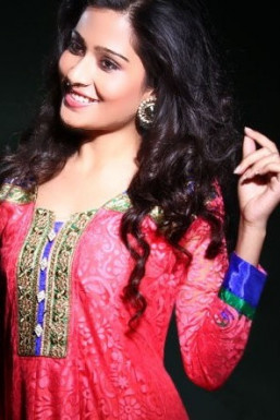 Antara Banerjee - Model in Delhi | www.dazzlerr.com