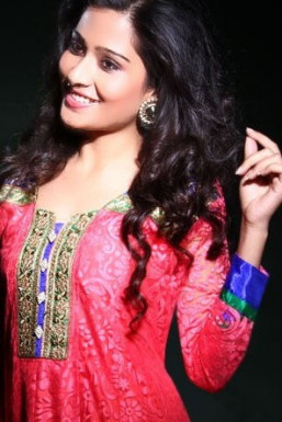 Antara Banerjee - Model in Delhi | www.dazzlerr.com