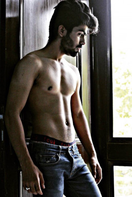 Akash Choudhary - Model in Delhi | www.dazzlerr.com