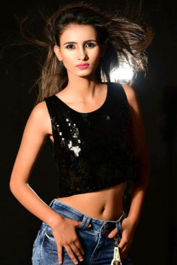 Puja Kanwar - Model in Jodhpur | www.dazzlerr.com