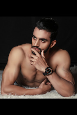 Pankaj Manhas - Model in Delhi | www.dazzlerr.com