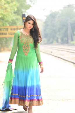 Ayushi Dwivedi - Model in New Delhi | www.dazzlerr.com