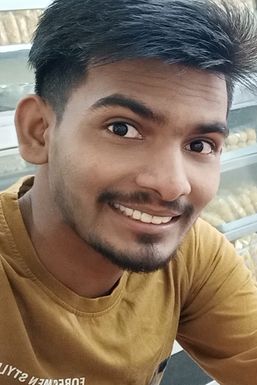 Yogesh Chandewar - Actor in Pune | www.dazzlerr.com