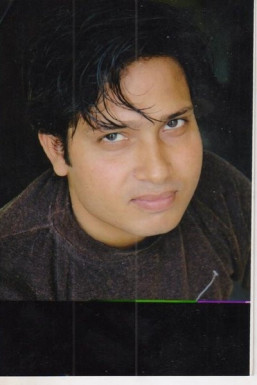 Vivek Dwivedi - Actor in Allahabad | www.dazzlerr.com