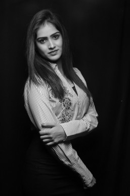 Savi Chaudhary - Model in Delhi | www.dazzlerr.com