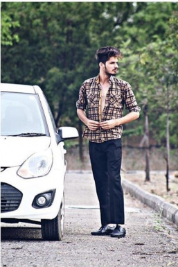 Yash - Model in Chandigarh | www.dazzlerr.com