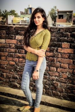 Shraddha Pandey - Actor in Gorakhpur | www.dazzlerr.com