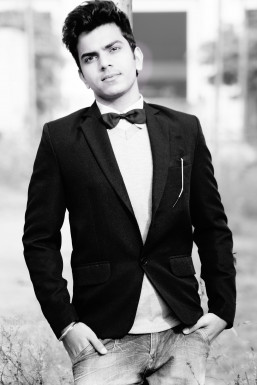 Shivam Bhatia - Actor in Mumbai | www.dazzlerr.com