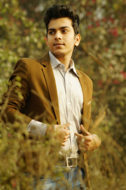 Shivam Bhatia - Actor in Mumbai | www.dazzlerr.com