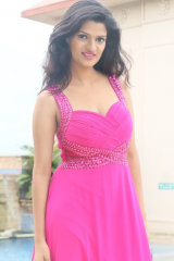 Sakshi - Model in Delhi | www.dazzlerr.com
