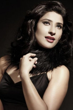 Meezu Chopra - Model in Delhi | www.dazzlerr.com