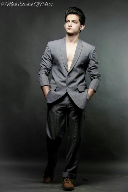 Utkarsh Mehta - Model in Delhi | www.dazzlerr.com