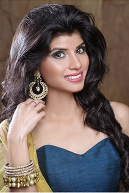 Kavita Bhandari - Model in Delhi | www.dazzlerr.com