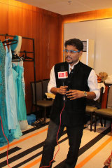 Abdul Hasan - Anchor in Delhi | www.dazzlerr.com