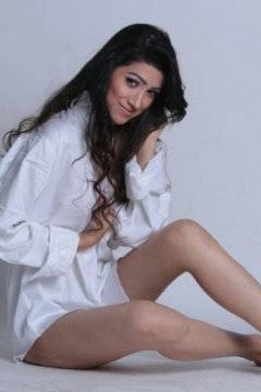 Naomi Sharma - Model in Delhi | www.dazzlerr.com