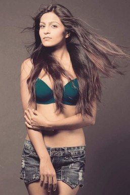 Mihika Rajput - Model in Delhi | www.dazzlerr.com