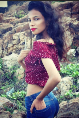 Afrin Bano - Model in  | www.dazzlerr.com