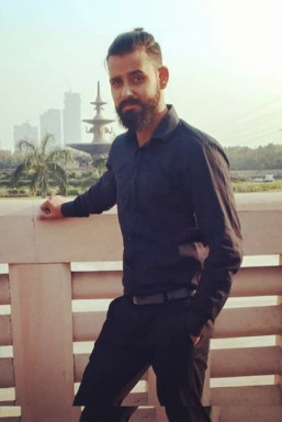 Saif Ali Khan - Model in Delhi | www.dazzlerr.com
