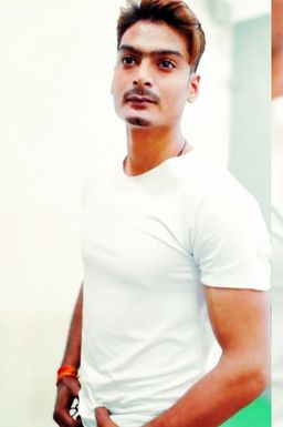 Aksh Kanojia - Model in New Delhi | www.dazzlerr.com