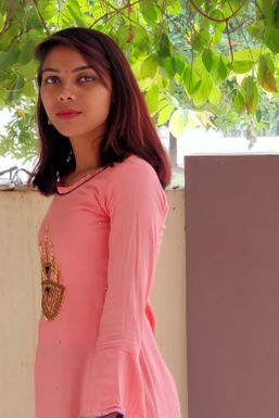 Shreya Macwana - Model in  | www.dazzlerr.com