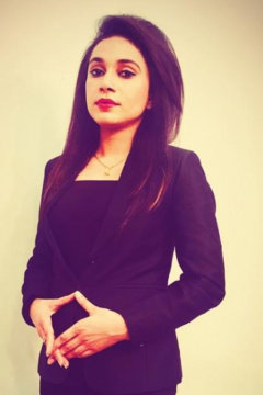 Preeti Singh - Anchor in Delhi | www.dazzlerr.com