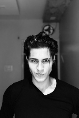 Suraj Puri - Model in Delhi | www.dazzlerr.com