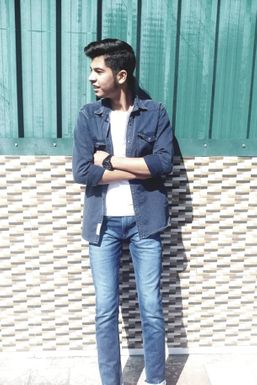 Yogesh Chhabra - Model in Rajpura | www.dazzlerr.com