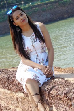 Pooja Patel - Model in Silvassa | www.dazzlerr.com