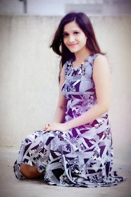 Geeta - Model in Delhi | www.dazzlerr.com