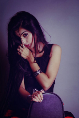 Shivani Dhnvan - Model in Delhi | www.dazzlerr.com