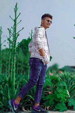 Nafees Khan - Model in Pratapgarh City | www.dazzlerr.com