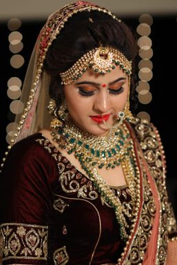 Aaryanshi Gohit - Makeup Artist in Hapur | www.dazzlerr.com