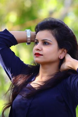 Santu Patel - Makeup Artist in Manawar | www.dazzlerr.com