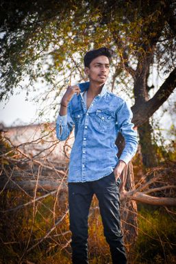 Aryan Kushwaha - Actor in Allahabad | www.dazzlerr.com