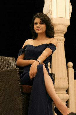 Priya - Model in Jaipur | www.dazzlerr.com