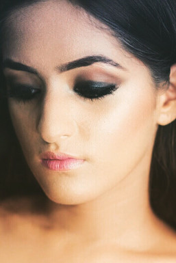 Aradhya - Model in Delhi | www.dazzlerr.com