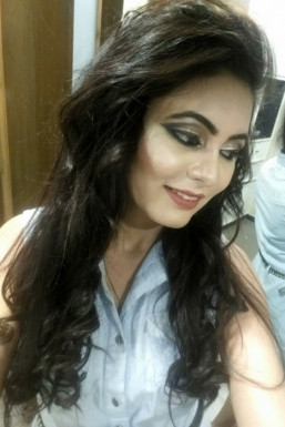 Neha Roy - Model in Delhi | www.dazzlerr.com