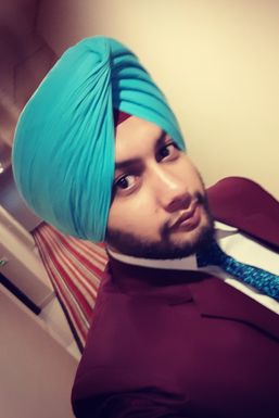 Kamalpreet Singh - Singer in Patiala | www.dazzlerr.com