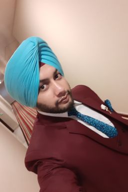 Kamalpreet Singh - Singer in Patiala | www.dazzlerr.com