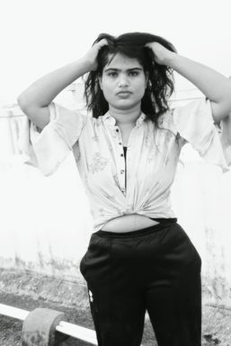 Chitra Mandle - Model in Mahasamund | www.dazzlerr.com