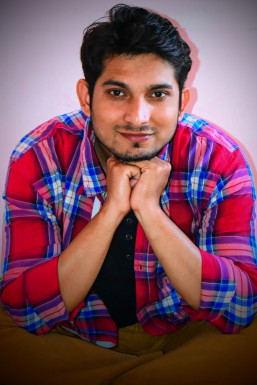 Jayesh Ramteke - Actor in Ahmedabad | www.dazzlerr.com