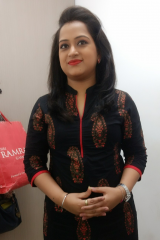 Priyanka Sharma - Anchor in Delhi | www.dazzlerr.com
